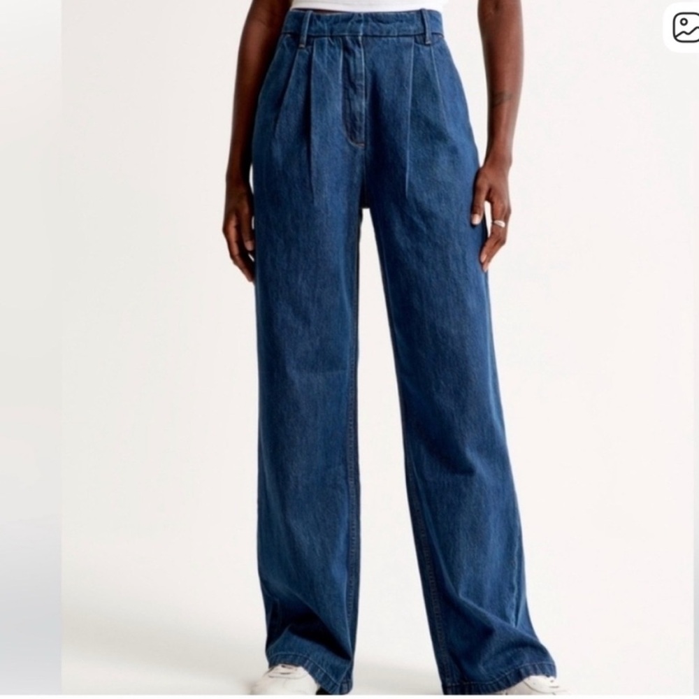 Abercrombie | Wide Leg Pleated Blue Jeans